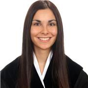 Profesora que imparte clases a primaria y secundaria( en diferentes materias)